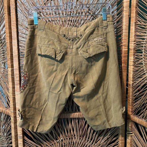 Da-Nang Tan Cargo Shorts with Embroidery - Picture 3 of 4